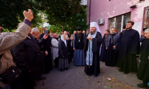 Фото до матеріалу: У Києві затримали п'яного чоловіка з пістолетом, який цілився в перехожих