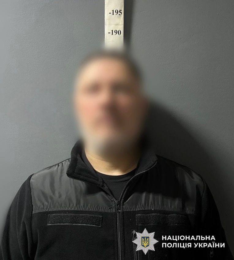 Фото до матеріалу: У Києві судитимуть чоловіка, який пошкодив машину військовослужбовця та пограбував його