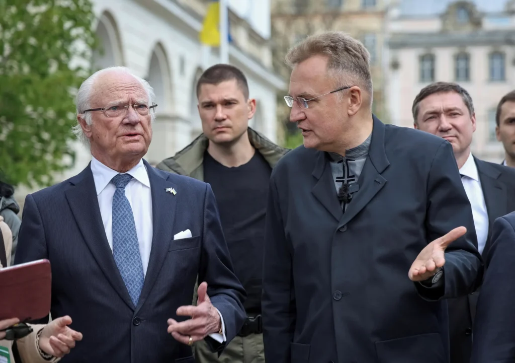 Фото до матеріалу: Мер Садовий та король Швеції: курйозний епізод у візиті до Львова