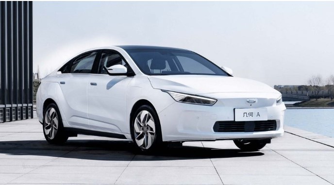 Фото до матеріалу: Geely випустить електромобіль вдвічі доступнішим Tesla