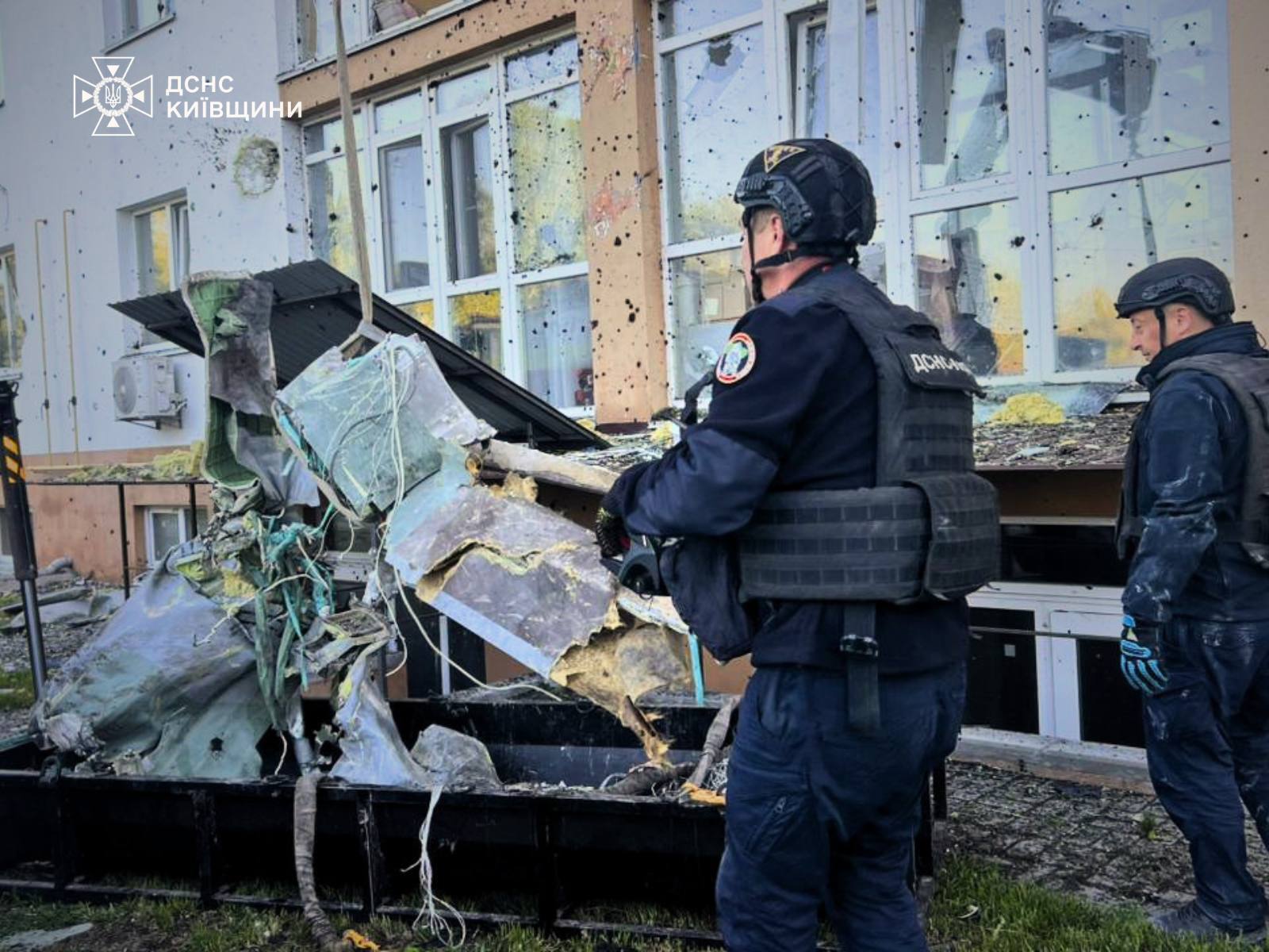Фото до матеріалу: Уламки ракети з бойовою частиною вилучили в квартирі під Києвом