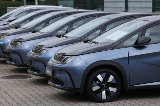 Фото до матеріалу: Українці повернулися до бензинових авто: попит на ДВЗ зріс до 58% у квітні 2026