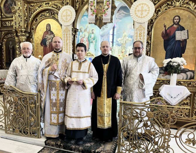 Фото до матеріалу: У Святотроїцькому соборі Черкас привітали наймолодшого паламаря з днем народження