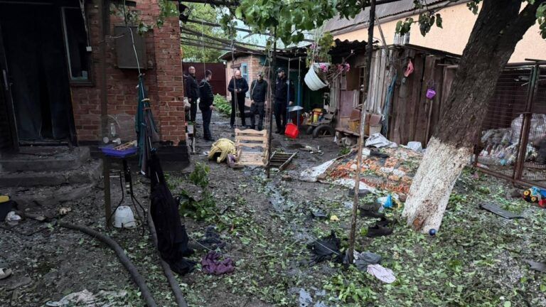 Фото до матеріалу: Вибухи в Кривому Розі: ворог влучив у житловий будинок, є загиблі