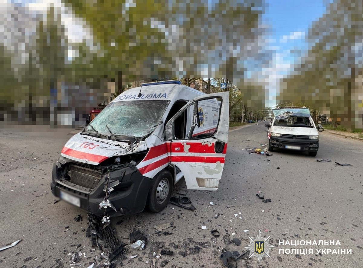 Фото до матеріалу: Серед постраждалих – дитина, комунальники й поліцейський: поліція – про наслідки ворожих ударів по Херсонщині