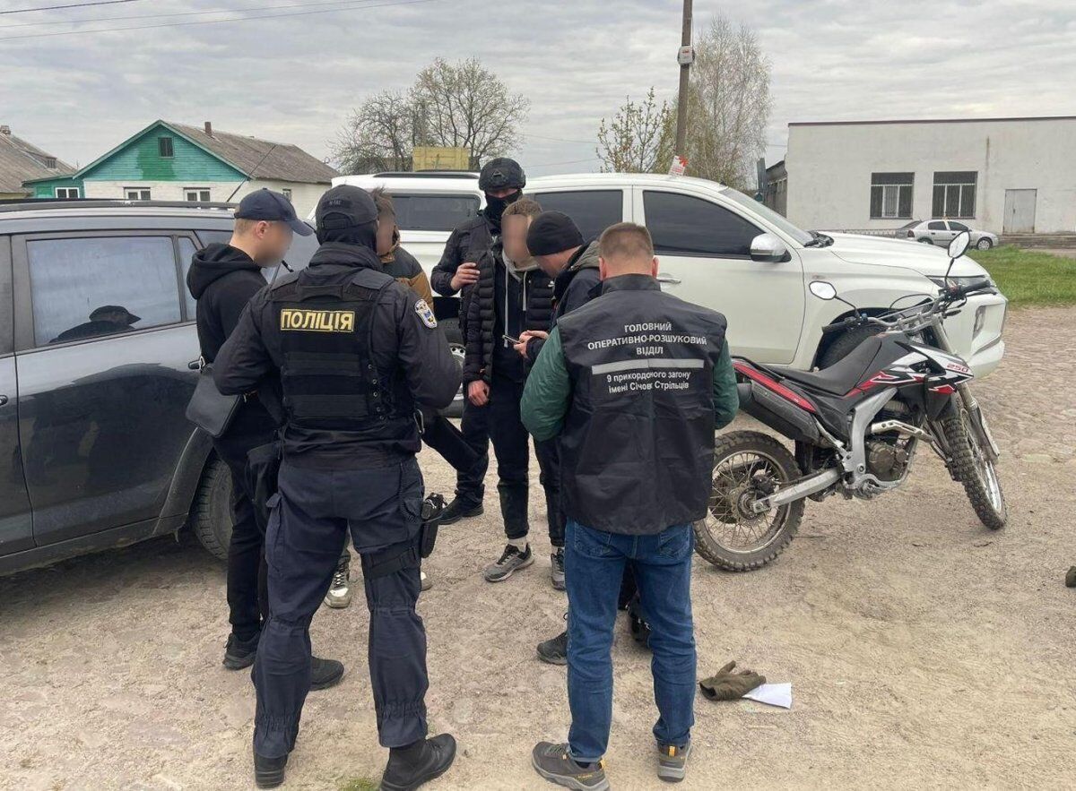Фото до матеріалу: Послуги за тисячі доларів: прикордонники викрили нові схеми переправлення через кордон