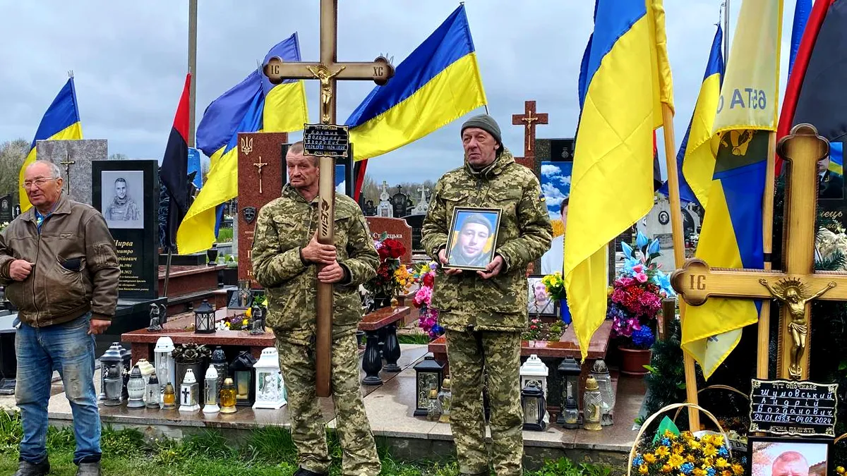 Фото до матеріалу: У Городенці провели воїна Володимира Костика