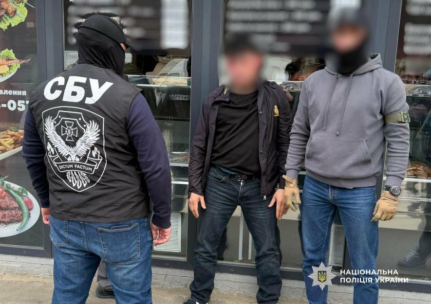Фото до матеріалу: У Одесі викрили банду, що шантажувала мешканця вигаданим боргом