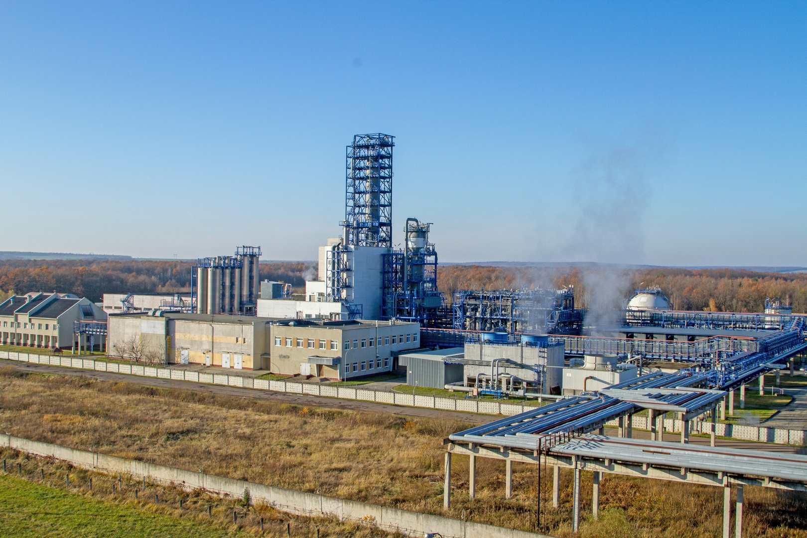 Фото до матеріалу: Півтора року без зарплат: у Калуші завод на межі зупинки і екологічної загрози