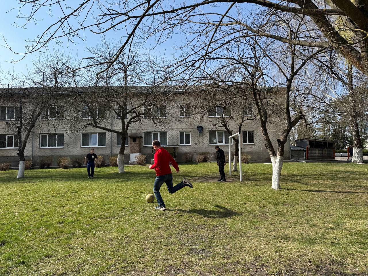 Фото до матеріалу: Шість годин поруч з «непомітними» чоловіками, які зламали моє уявлення про нормальність. БЛОГ