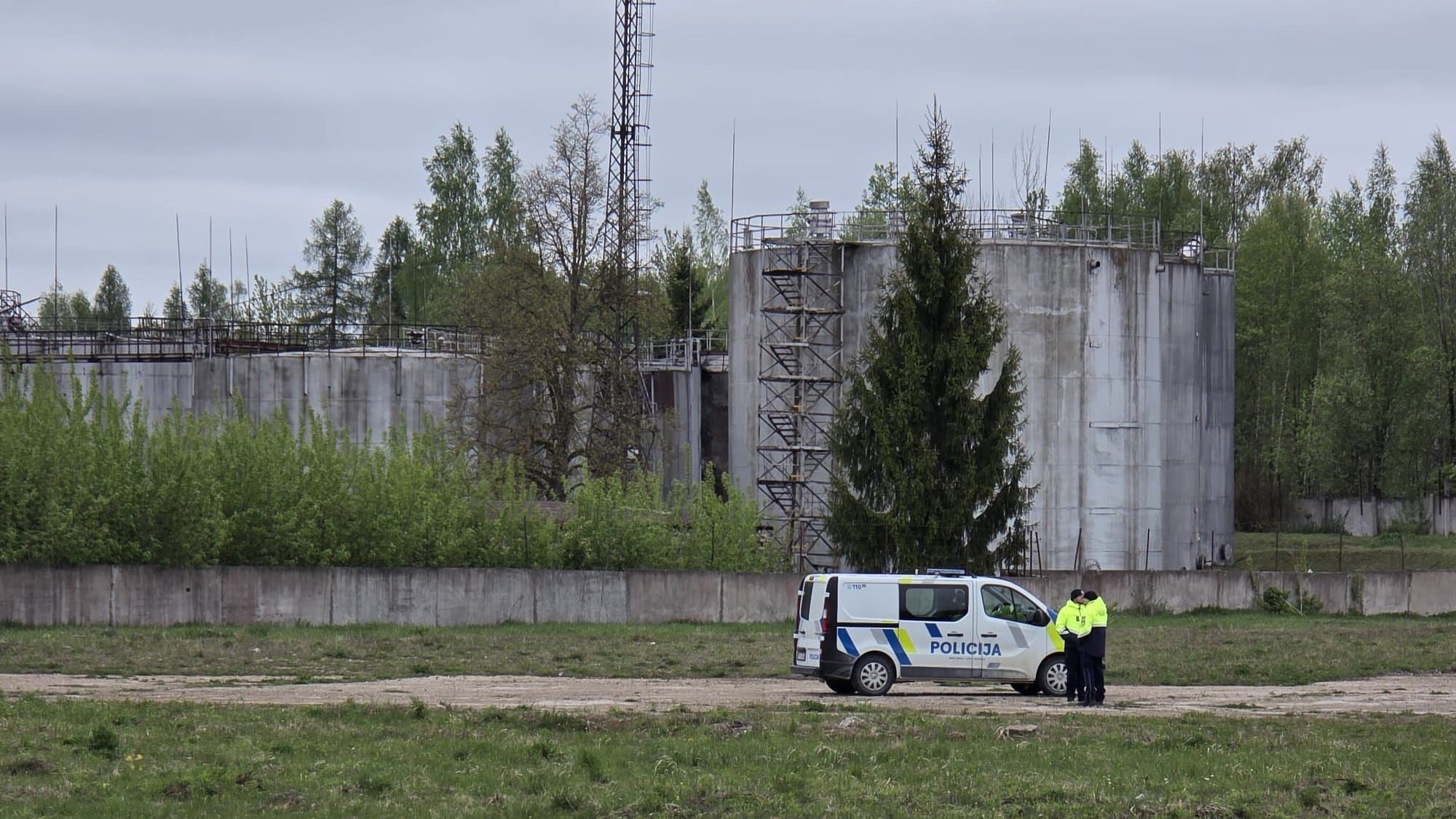 Фото до матеріалу: В Латвії відновлюють пошук другого дрона, що впав з РФ