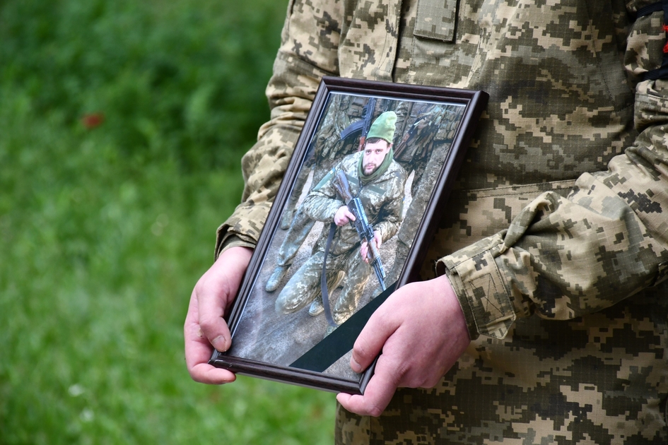 Фото до матеріалу: У Приютівській громаді попрощалися із загиблим військовослужбовцем Артемом Гричинюком