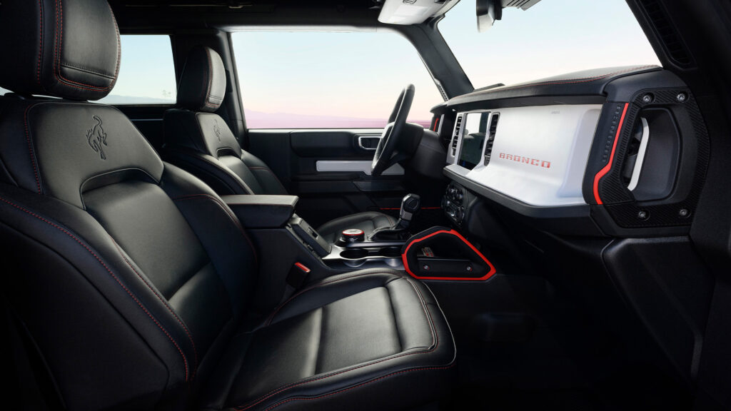 Фото до матеріалу: Ford відкликає 180 тисяч Bronco та Ranger через небезпечні болти сидінь