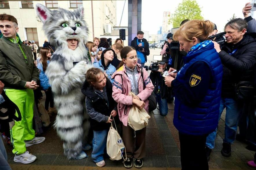 Фото до матеріалу: Укрзалізниця додала шість нових дитячих вагонів: коли можна буде їхати з дітьми