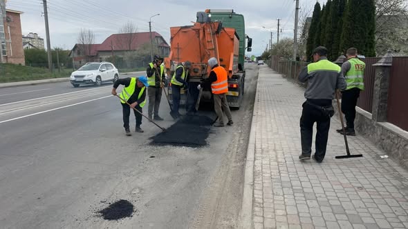 Фото до матеріалу: На Прикарпатті відремонтували 180 тисяч квадратних метрів доріг державного значення