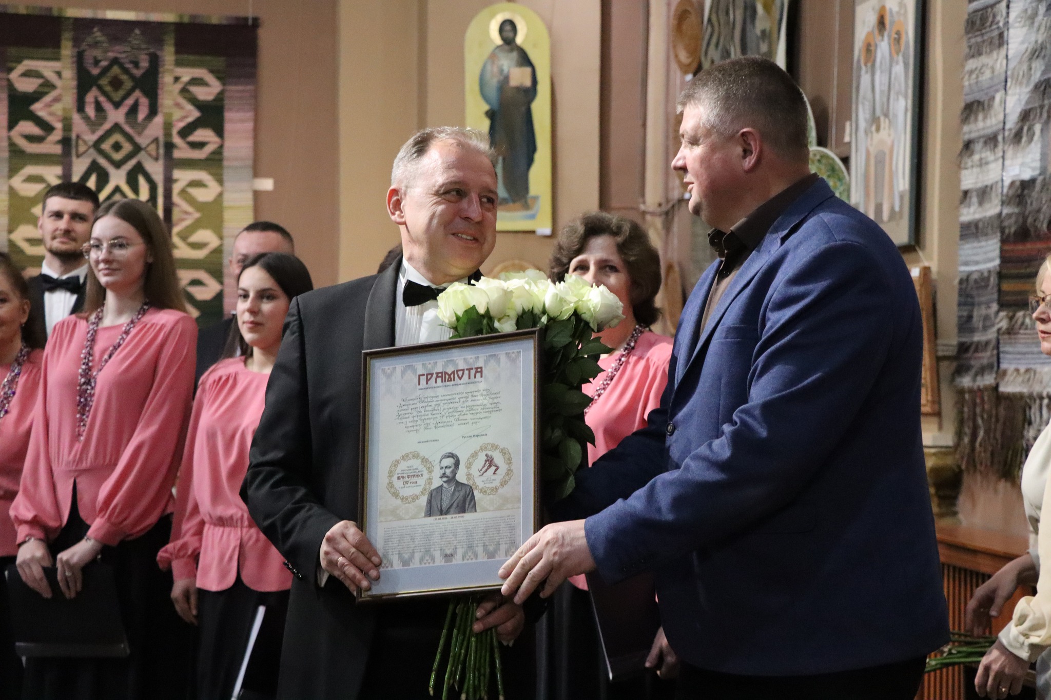 Фото до матеріалу: Народний аматорський камерний хор «Джерело» відзначив своє 35-річчя