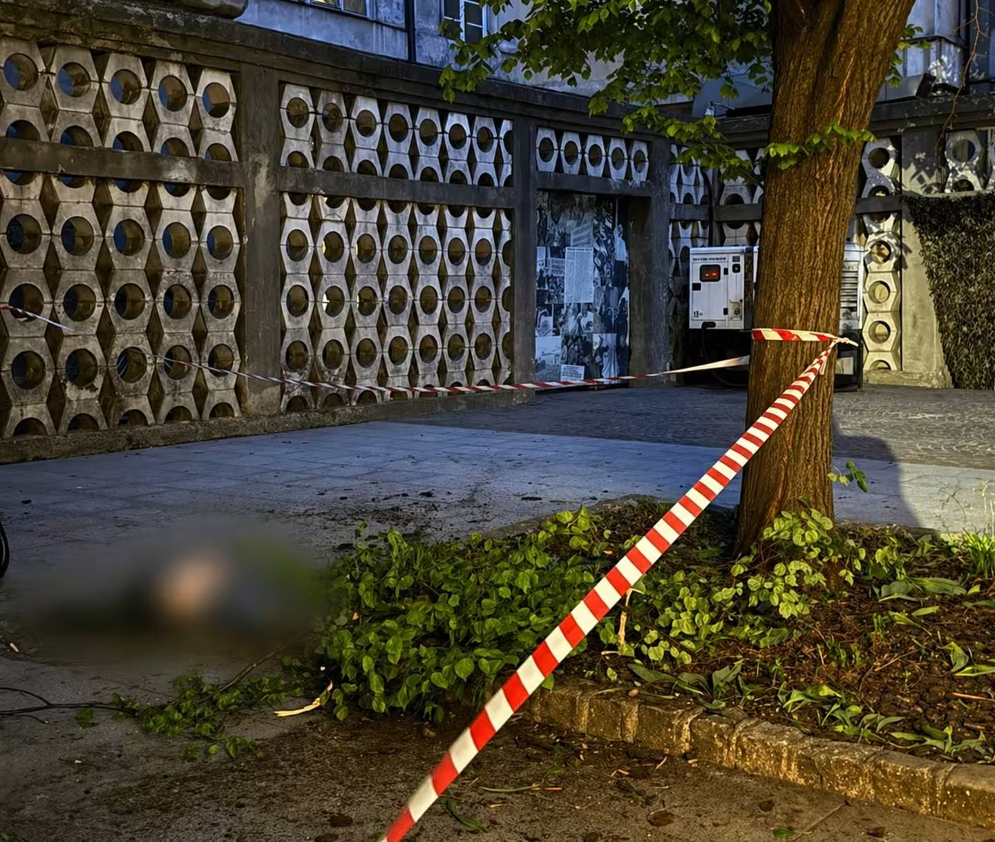 Фото до матеріалу: У центрі Львова трагедія на вежі Ратуші: загиблим став австралійський турист