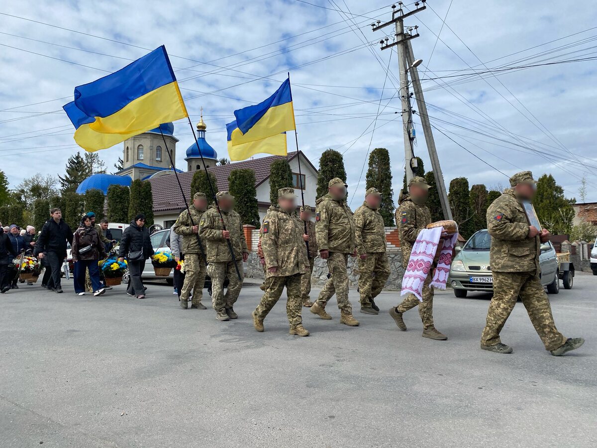 Фото до матеріалу: На Хмельниччині попрощалися з двома захисниками: Богдан Кольцов та Григорій Копач