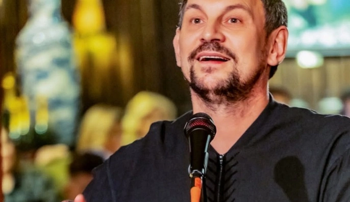 Фото до матеріалу: Валерій Харчишин з'явився на морі з новою коханою
