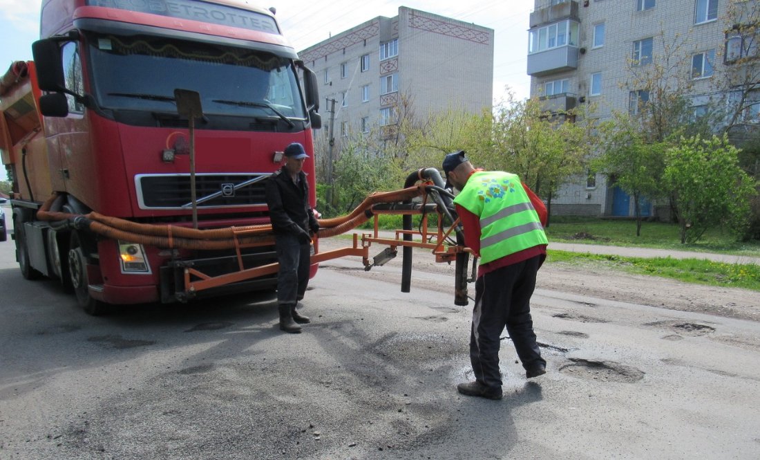 Фото до матеріалу: Бобровицька громада обіцяє відремонтувати всі вулиці, але робитиме це поступово