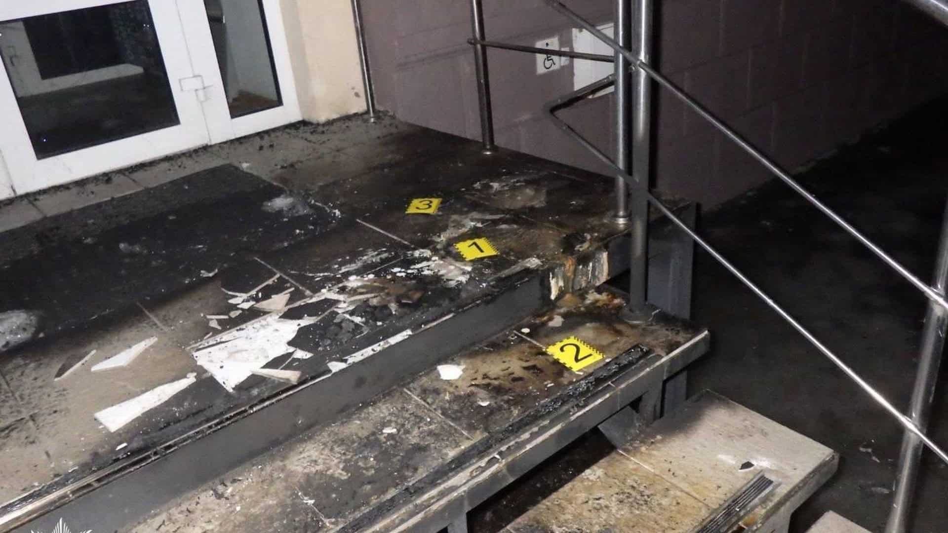 Фото до матеріалу: Шахраї змусили 21-річного киянина підпалити банк у Дніпровському районі