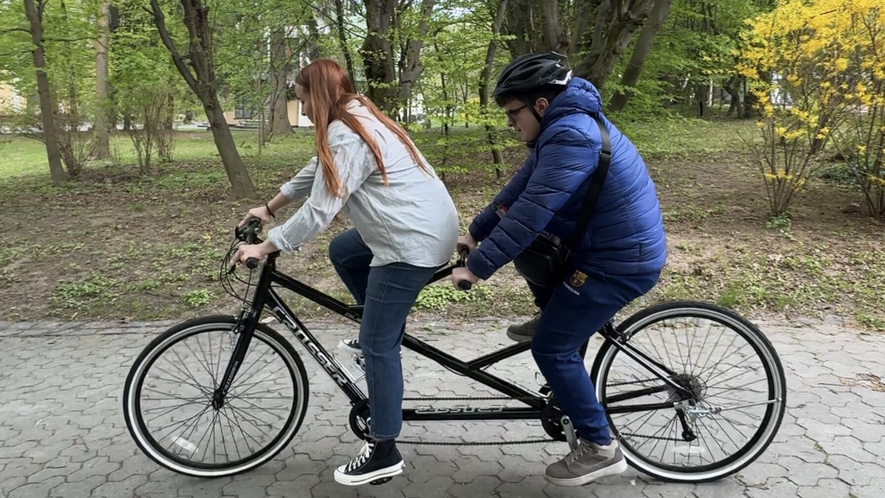 Фото до матеріалу: У Стрийському парку з'явився прокат велотандемів для незрячих