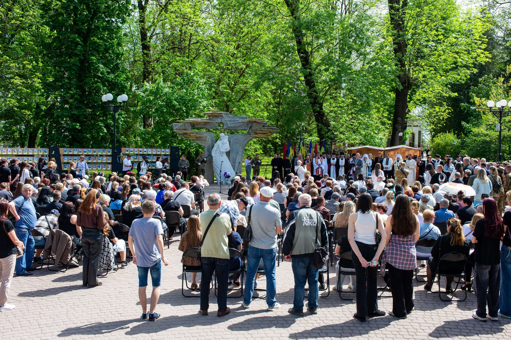 Фото до матеріалу: День міста Івано-Франківська: 400 дронів для фронту та вшанування загиблих Героїв