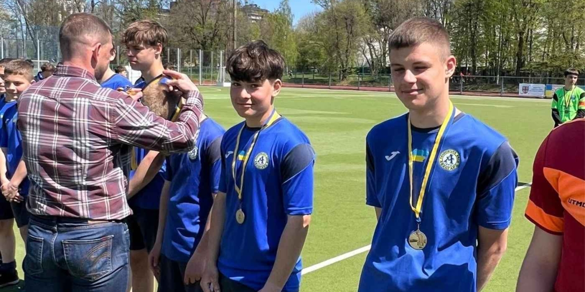 Фото до матеріалу: Хокеїсти з Калинівки здобули золото чемпіонату України