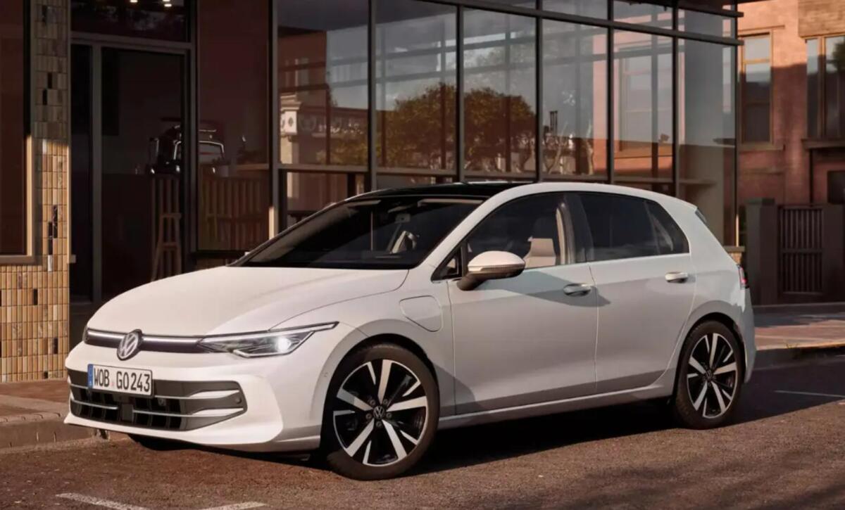 Фото до матеріалу: Volkswagen Golf 2026 отримає потужну повногібридну систему