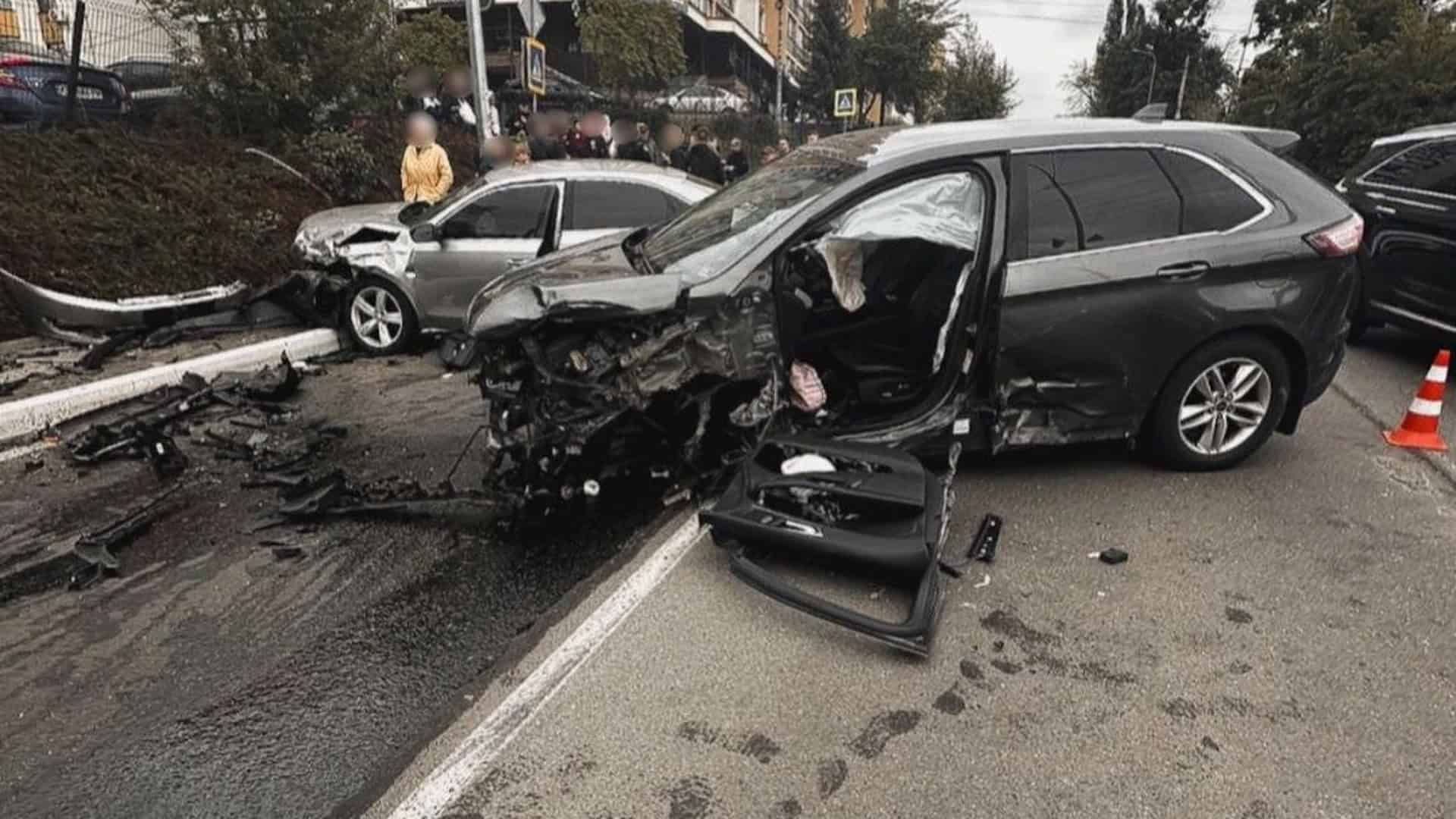Фото до матеріалу: ДТП у Бучанському районі: п'яний водій Ford врізався у дві авто