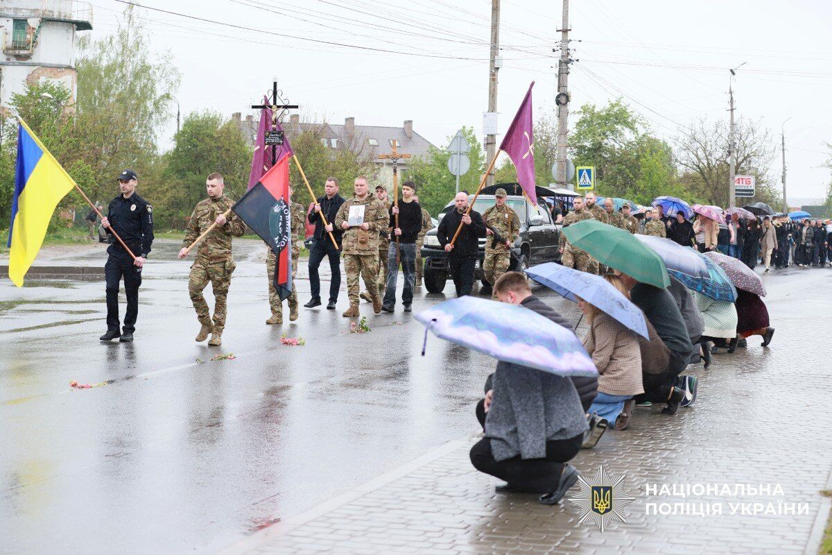 Фото до матеріалу: Прощання з героєм: на Хмельниччині вшанували пам'ять загиблого бійця бригади «Лють» Миколу Матвєєва