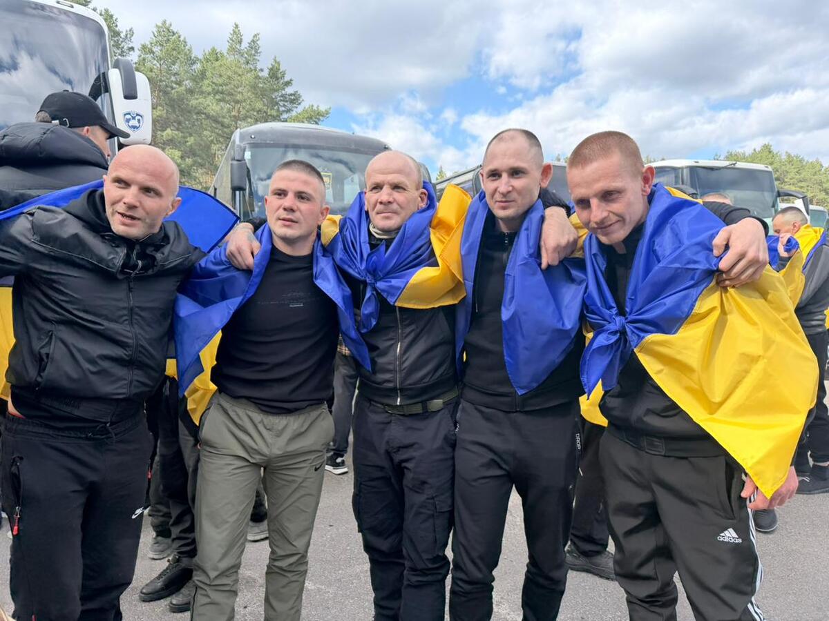 Фото до матеріалу: Шестеро захисників з Хмельниччини повернулися з російського полону