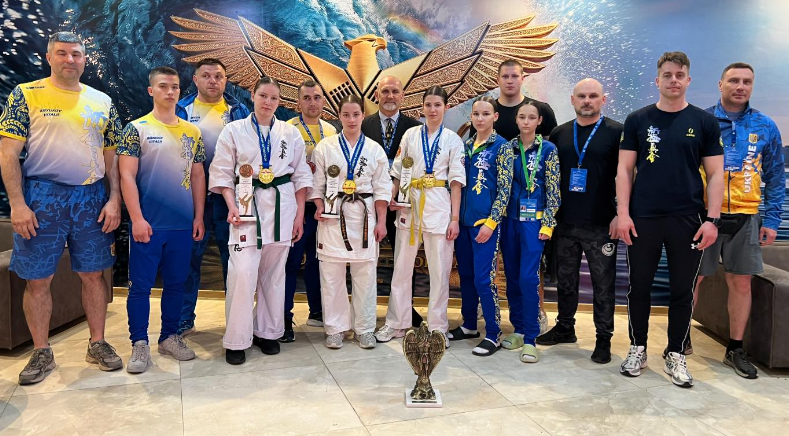 Фото до матеріалу: Українські юніори здобули золоті медалі Чемпіонату Європи з кіокушинкай карате в Батумі
