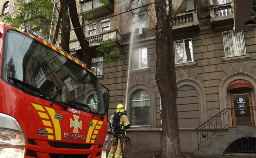 Фото до матеріалу: Дніпровські вогнеборці ліквідували пожежу у квартирі