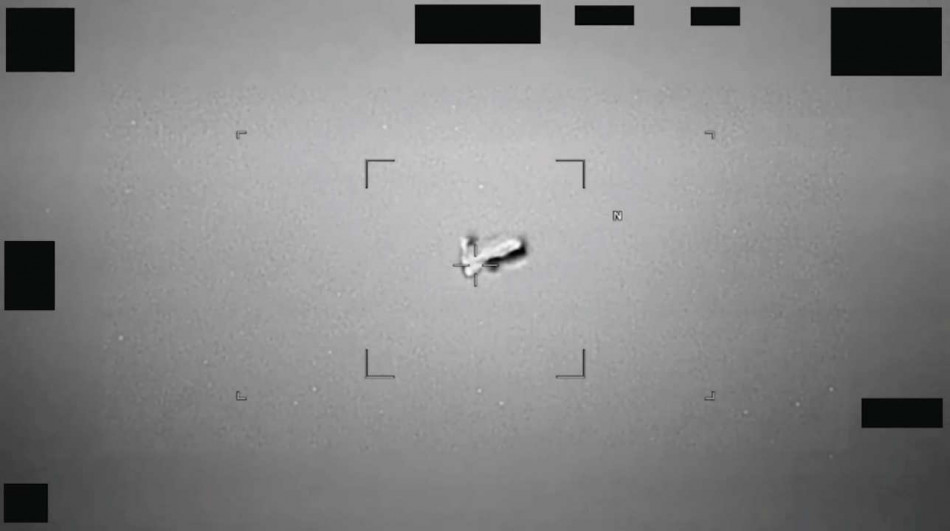 Фото до матеріалу: Космічний телескоп Джеймс Вебб виявив ранню галактику з хаотичним рухом зір