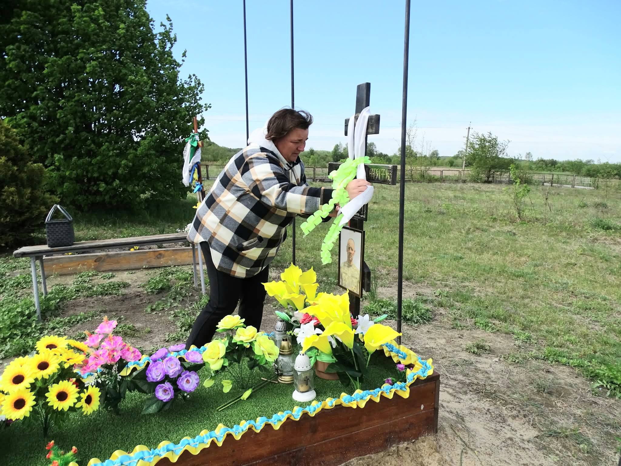 Фото до матеріалу: У селі Кустичі вшанували пам'ять захисника Сергія Гречини