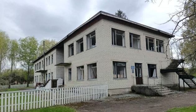 Фото до матеріалу: Уламки БПЛА пошкодили дитсадок і школу у Золотоніському районі