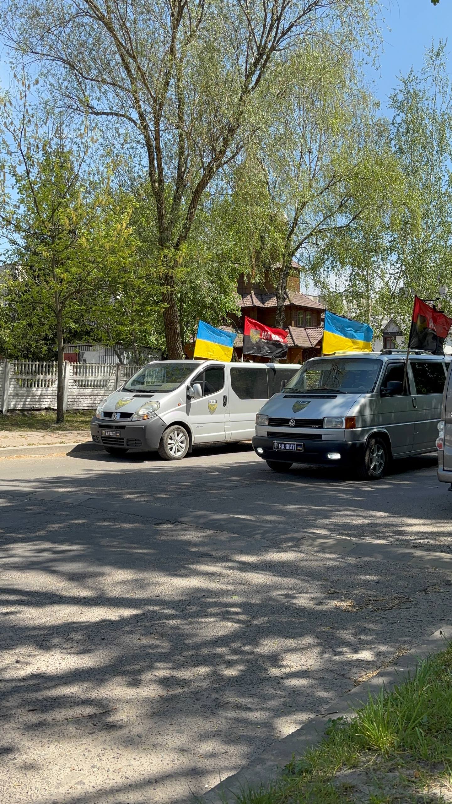 Фото до матеріалу: Захисника Дениса Краснова в останню дорогу провели в Шептицькому