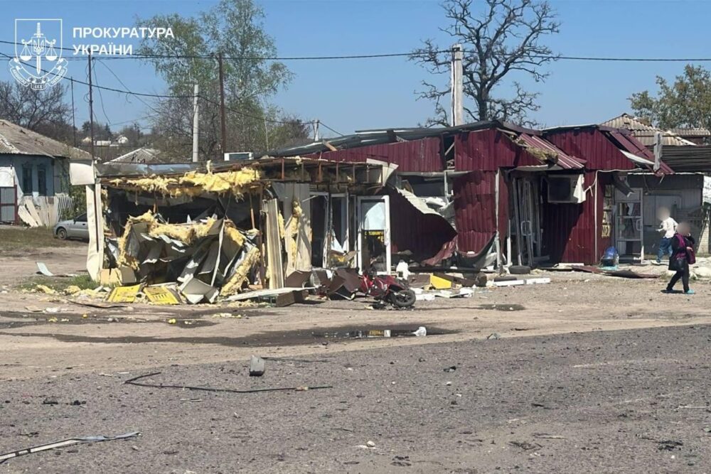 Фото до матеріалу: Ракетний удар по Мерефі: п'ятеро померли, десятки поранені
