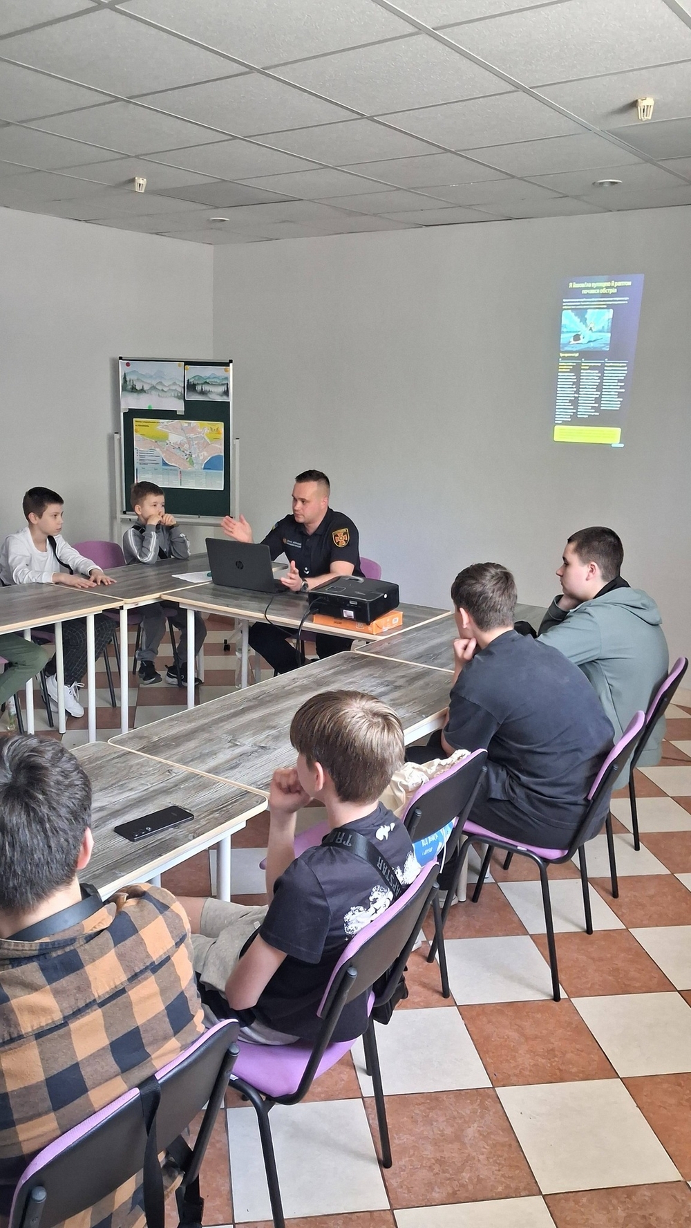 Фото до матеріалу: У Нікополі стартував цикл тренінгів з безпеки в умовах війни