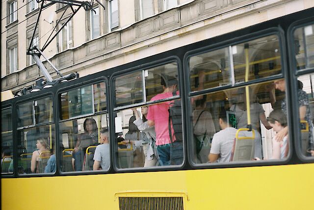Фото до матеріалу: Коли неможливість доїхати до роботи не вважається поважною причиною