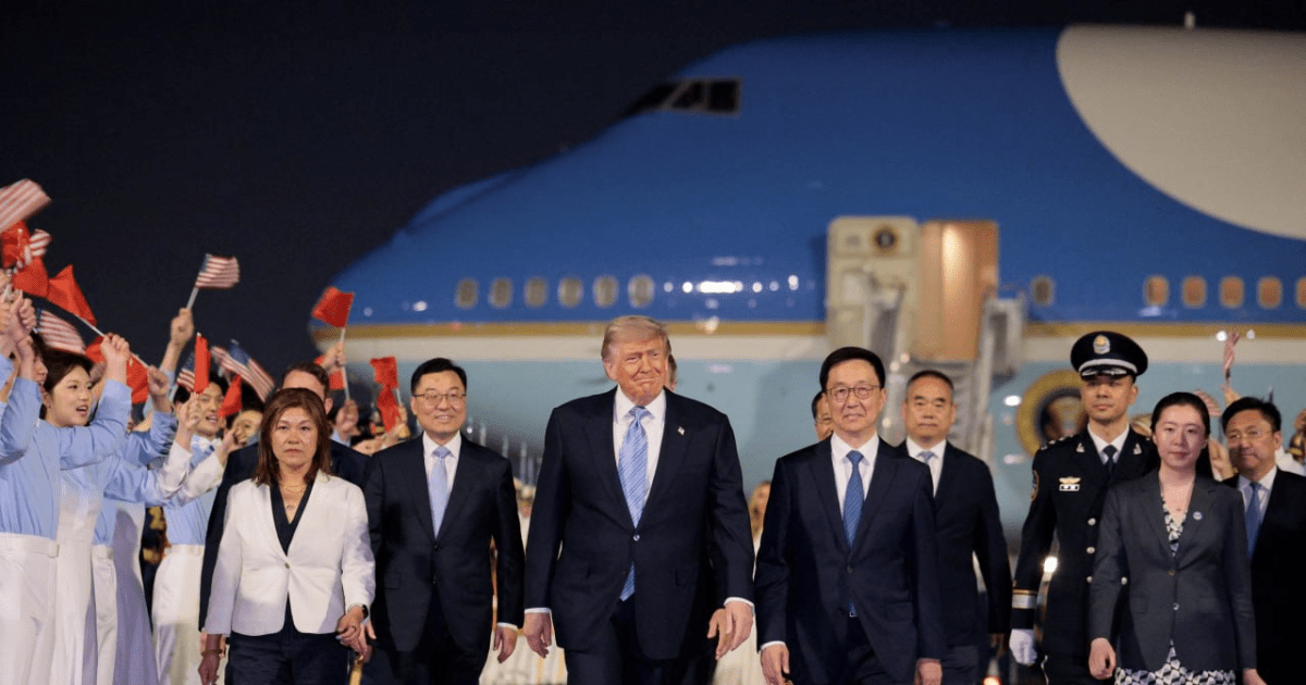 Фото до матеріалу: Трамп прибув до Пекіна для дводенних переговорів із Сі Цзіньпіном