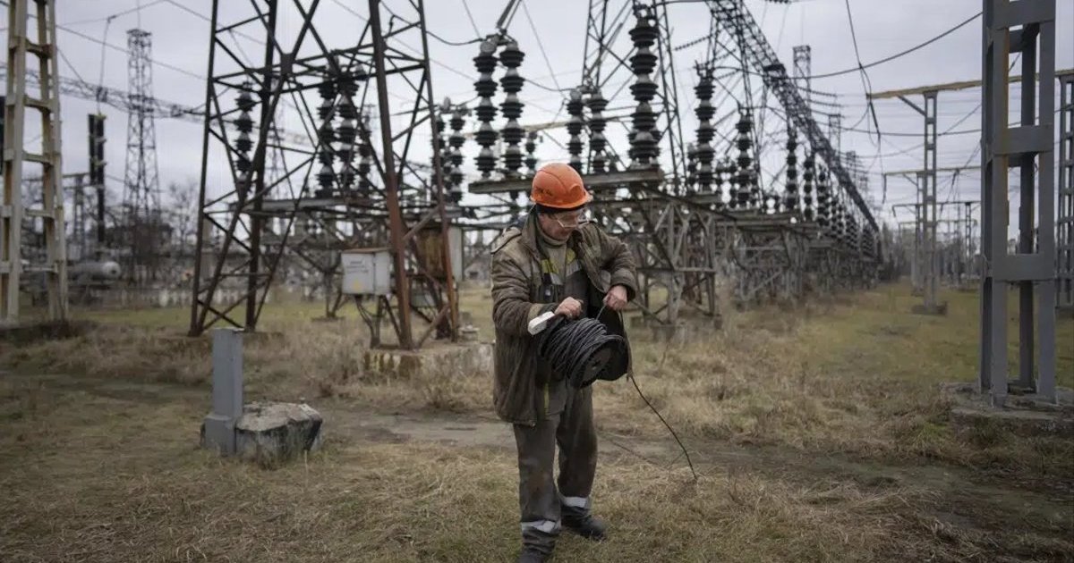 Фото до матеріалу: Зеленський обговорив зі Свириденко підготовку енергосистеми до зими: Є питання до Києва, Львівщини, Одещини та Волині...