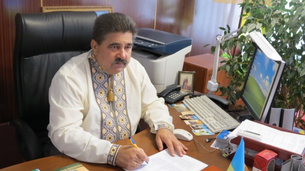 Фото до матеріалу: Тадей Швай привітав працівників Жовківської ради з Днем місцевого самоврядування