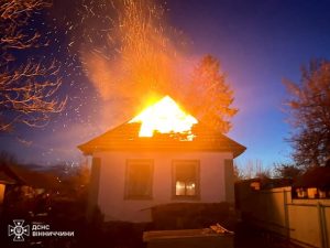 Фото до матеріалу: 12 пожеж за добу на Вінниччині: горіли будинки, шини та трава