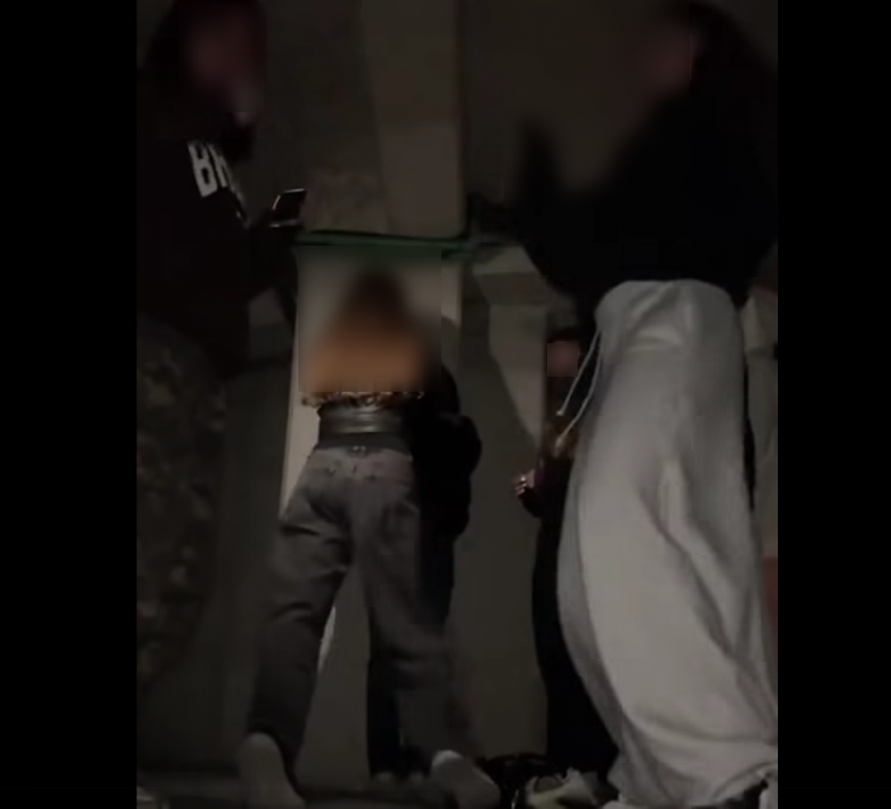 Фото до матеріалу: Чотирьох батьків у Микуличині притягнули до відповідальності за небезпечну гру дітей у школі