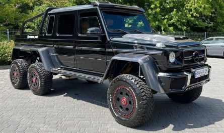 Фото до матеріалу: За 80 тисяч доларів можна купити вживаний Mansory Smart, який слабший за базову Corolla