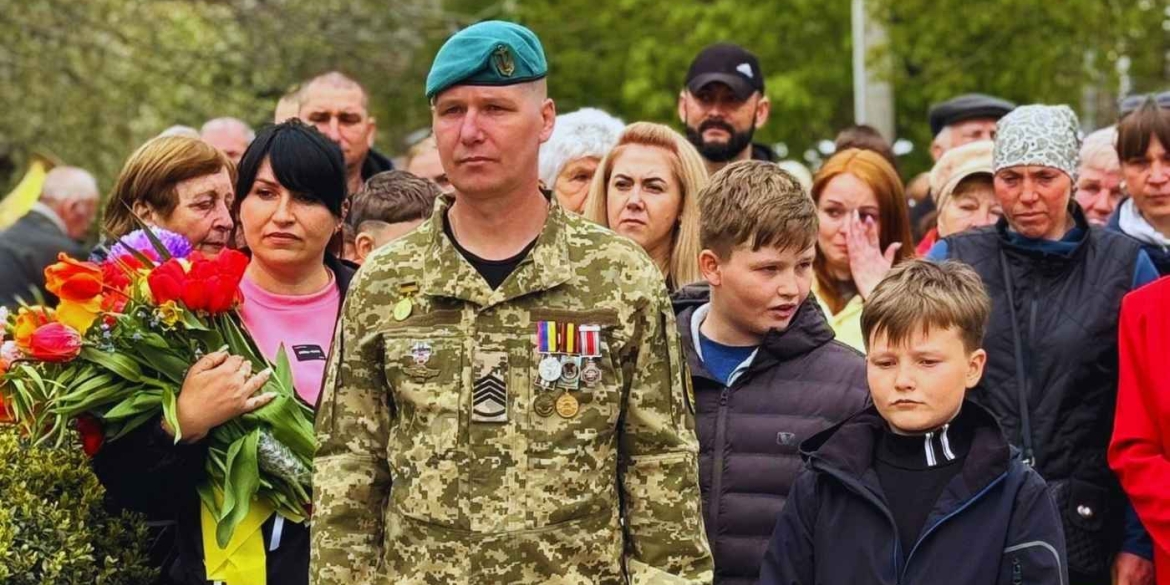 Фото до матеріалу: Емоційна зустріч на Вінниччині: захисник повернувся з чотирирічного полону