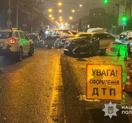 Фото до матеріалу: Трагічна ДТП у Шептицькому: велосипедист помер після наїзду мікроавтобуса