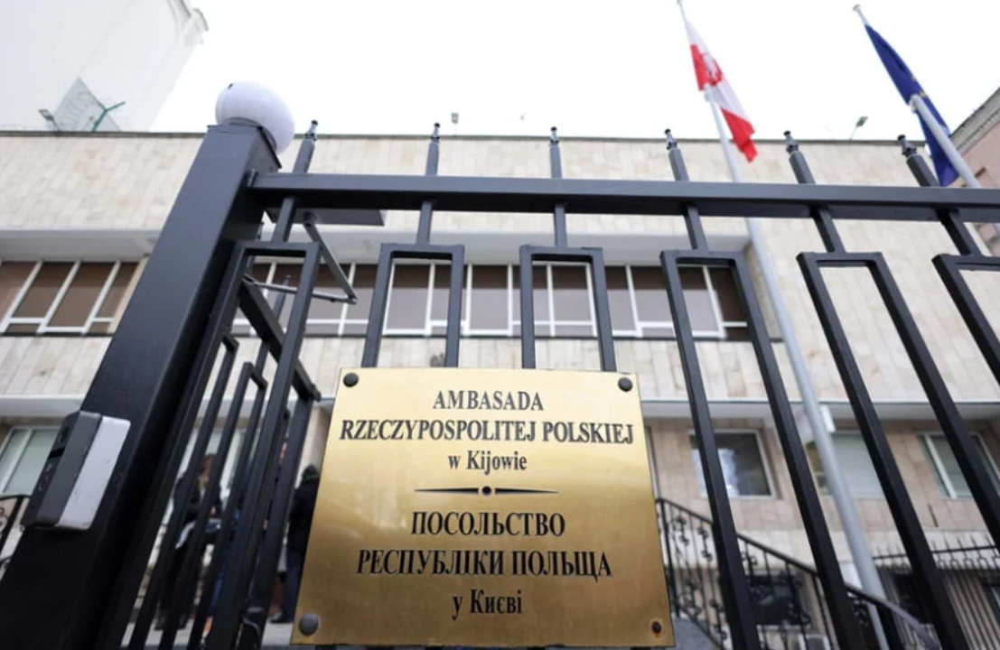 Фото до матеріалу: Польські дипломати залишаються в Києві попри загрози Москви